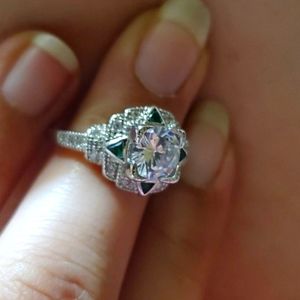 Sterling Silver Beautiful Vintage Ring Size 8